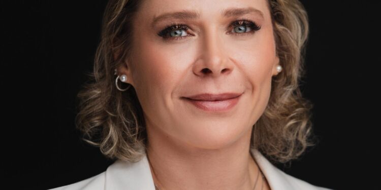 Outono aumenta crises respiratórias em crianças; pediatra Dra. Camila Budin explica como prevenir