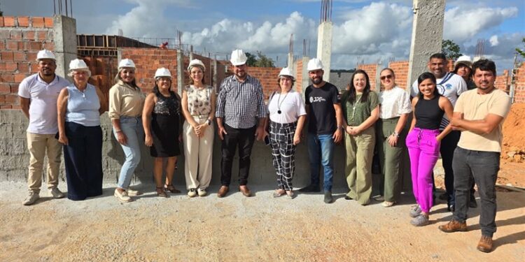 Estância: Visita técnica acompanha avanço de creche no Albano Franco