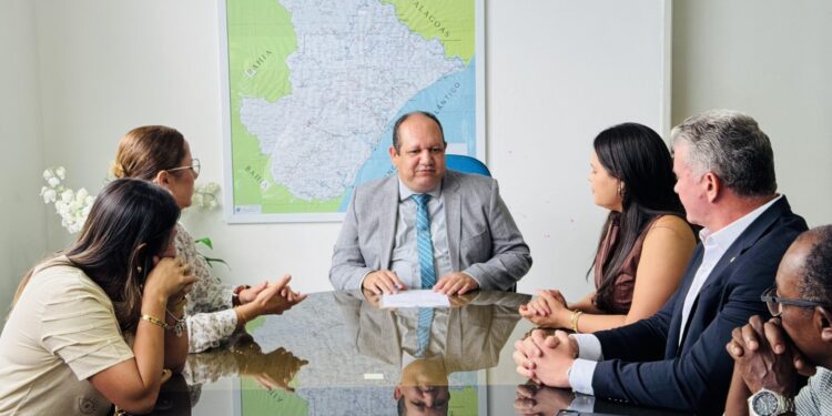 Delegada Katarina destina R$ 5 milhões para obras de pavimentação em Sergipe