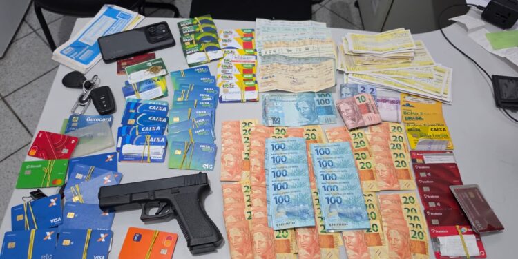 Operação Retenção: PC prende suspeito em flagrante com dezenas de cartões do Bolsa Família em Monte Alegre