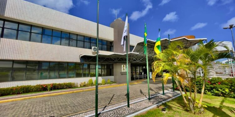 TCE determina suspensão de licitação de iluminação pública em Poço Redondo
