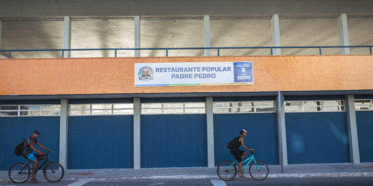 Restaurante Popular Padre Pedro garante alimentação digna em quatro unidades localizadas na capital sergipana