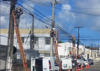 Energisa removeu mais de 37 toneladas de cabos irregulares de telefonia e internet
