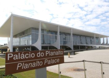 Governo nega ter desistido de enviar projeto de fim da 6×1 com urgência