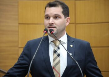Mitidieri anuncia Neto Batalha para deputado federal