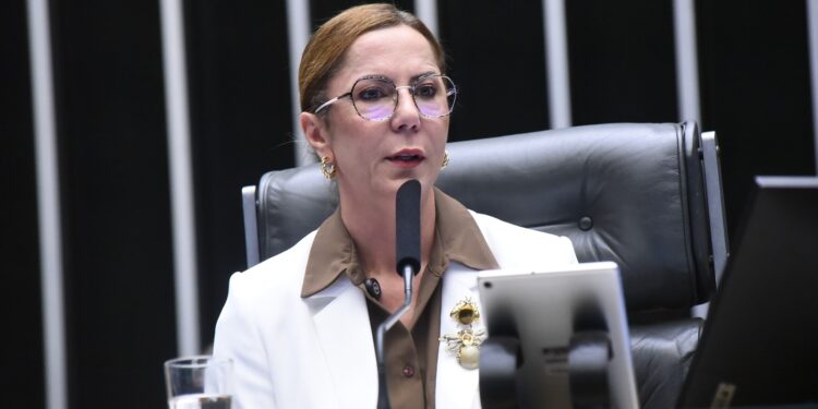 Delegada Katarina cobra que Câmara vote projeto que criminaliza a misoginia