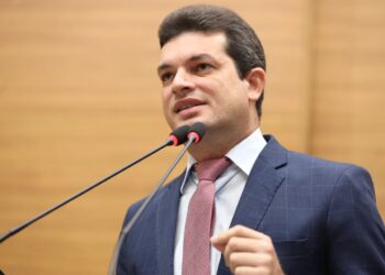 Paulo Júnior celebra alto índice de alfabetização em São Cristóvão