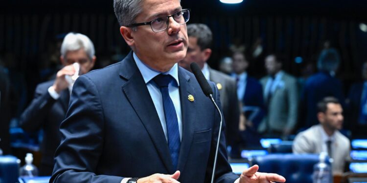 Emenda do senador Alessandro garante compensação por atividades extraordinárias para policiais estaduais e municipais