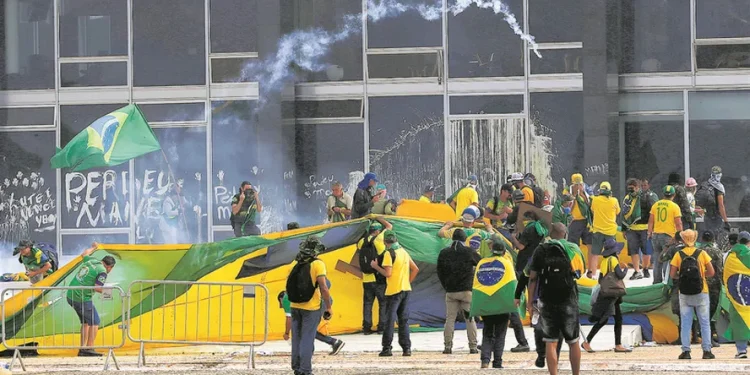 STF condena mais de 1.400 pessoas pelos atos do 8 de Janeiro
