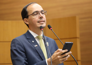 Georgeo  relata situação de recrutas da PM e regulamentação de lei dos fogos sem estampido