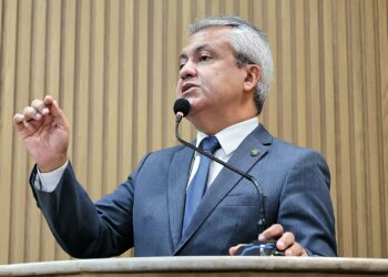 Elber destaca resgate e valorização dos servidores da CMA