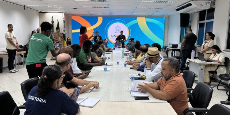 Vereador Isac lidera mesa de negociação entre Prefeitura de Aracaju e sindicatos