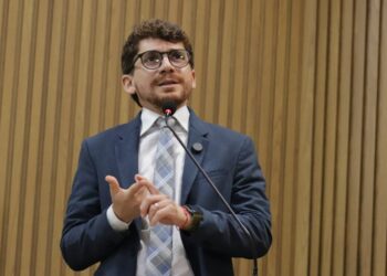 Breno Garibalde critica falhas no transporte público de Aracaju