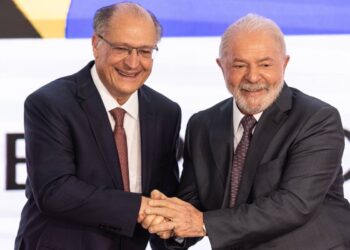 Lula confirma Alckmin como candidato à vice-presidência em chapa que disputará reeleição