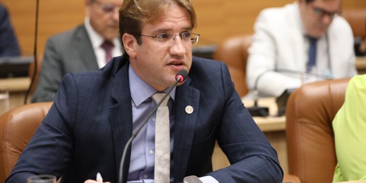 Marcelo Sobral comemora decisão judicial que beneficia a Praia do Saco