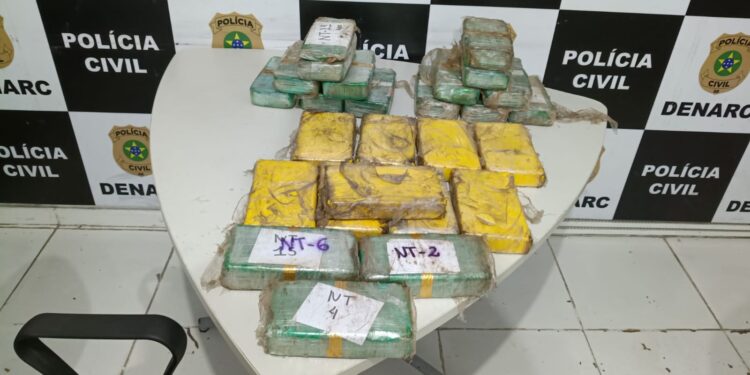Polícia Civil apreende 26 quilos de drogas escondidas na estrutura de veículo na Barra dos Coqueiros