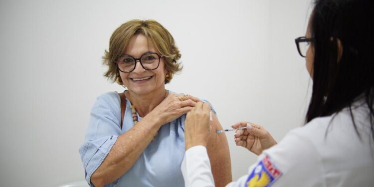 Vacinação em shoppings de Aracaju será mantida todos os fins de semana no mês de maio