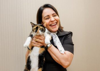 Prefeita Emília Corrêa assina contratação do projeto do Hospital Veterinário de Aracaju