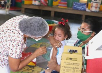Prefeitura iniciará vacinação de crianças e professores nas escolas da rede municipal