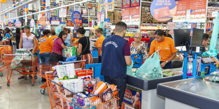 Setor de comércio e serviços avança em Sergipe, aponta IBGE
