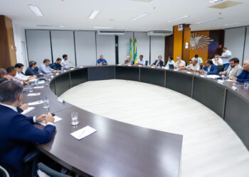 Governo institui reuniões quinzenais e fiscalização direta para acompanhar abastecimento de água em Sergipe