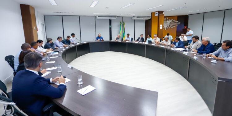 Governo institui reuniões quinzenais e fiscalização direta para acompanhar abastecimento de água em Sergipe