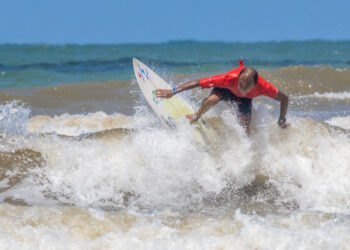 Surf Brasil Master 2026 movimenta esporte e turismo em Sergipe