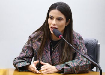 PEC da escala 6×1 avança e deputada Yandra Moura afirma que medida reflete vontade do trabalhador