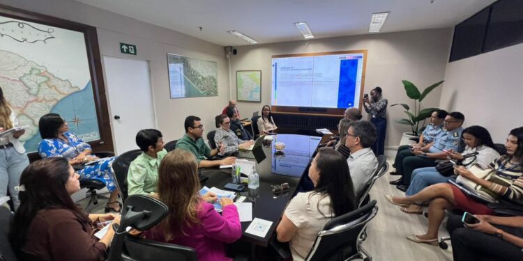 FAMES, MP e TJ promovem encontro com prefeitos sobre fortalecimento de políticas públicas para mulheres nos municípios sergipanos