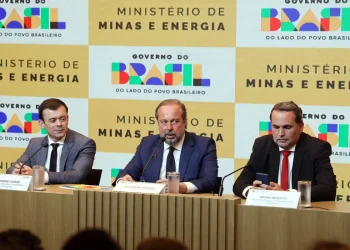 Governo federal anuncia subsídio para frear aumento no preço dos combustíveis