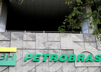 Petrobras tem lucro de R$ 32,7 ​bilhões no 1º tri de 2026, queda de 7,2%