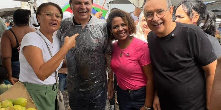 Dra. Clécia Carvalho mostra força política ao reunir multidão na feira do João Alves