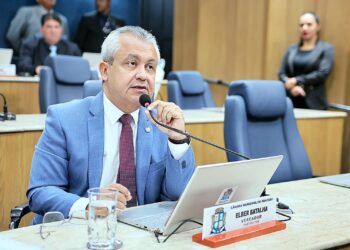 Requerimento de autoria de Elber que cobra informações sobre permissões e concessões de espaços públicos da capital é aprovado 