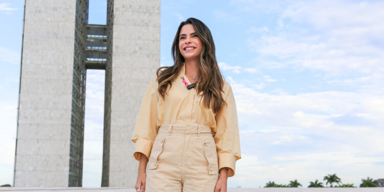 Projeto de Yandra Moura abre portas para o primeiro emprego jovem