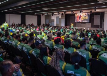 Deputado federal Thiago de Joaldo reúne garis e reforça apoio ao piso salarial de R$ 3 mil