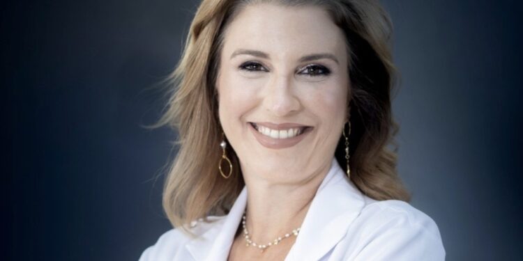 Teste genético para câncer de mama será incorporado ao SUS; Dra. Paula Saab explica