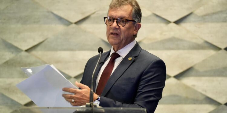 Senador Laércio defende PEC do Emprego para gerar empregos formais