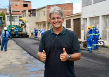 Prefeito Samuel Carvalho anuncia obra de pavimentação asfáltica no Maria do Carmo, Neuzice Barreto e Pôr do Sol
