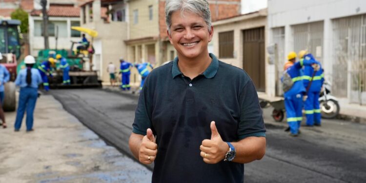 Prefeito Samuel Carvalho anuncia obra de pavimentação asfáltica no Maria do Carmo, Neuzice Barreto e Pôr do Sol