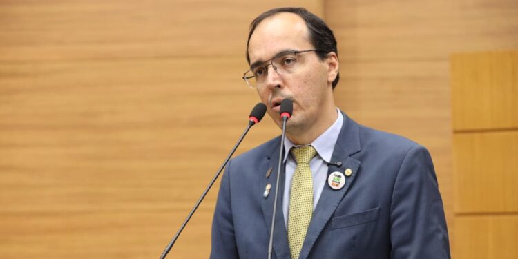 Georgeo Passos solicita pagamento de direitos para policiais militares