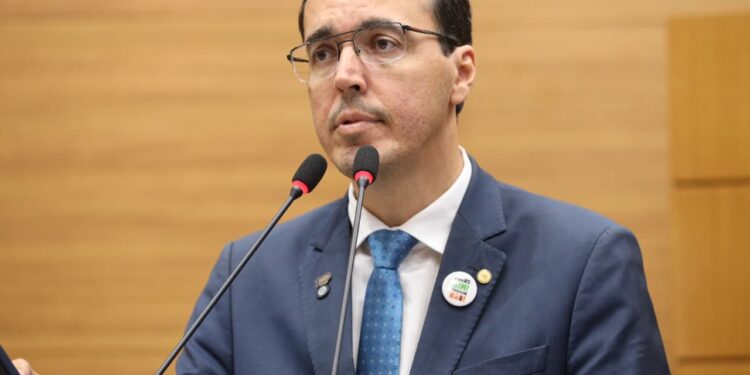 Georgeo Passos pede revisão da cláusula de barreira no concurso do magistério