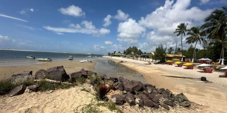 AGU celebra acordo para resolução de problemas ambientais e urbanísticos na Praia do Saco, litoral sul de Sergipe