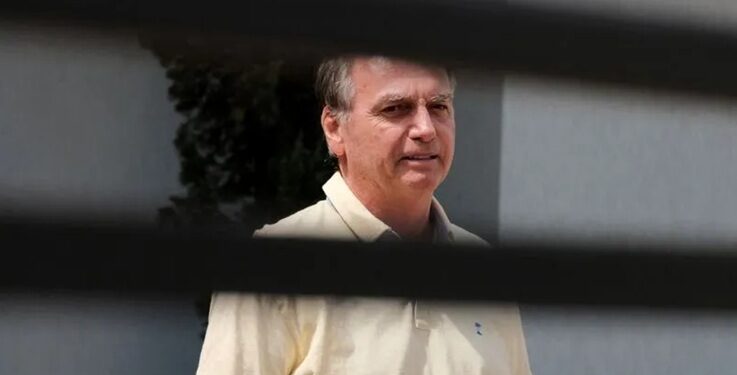 Bolsonaro entra com revisão criminal no STF para anular condenação