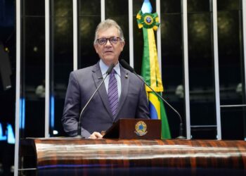 Senador Laércio Oliveira relembra início da carreira em homenagem à contabilidade