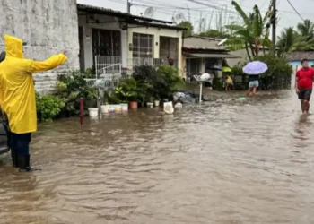 Chuvas em Pernambuco causam deslocamento de 9,4 mil pessoas 