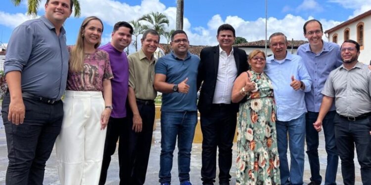 “A nossa prioridade absoluta é ouvir e dar voz ao povo sergipano”, destaca Eduardo Amorim