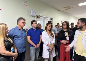 Deputado Rodrigo Valadares e senador Laércio Oliveira entregam novos equipamentos ao Hospital São José, em Aracaju