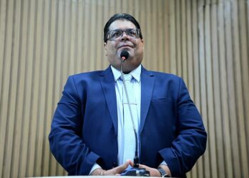 Joaquim da Janelinha cobra atenção para Praça da Delegacia e agradece demandas anteriormente atendidas pela Emsurb