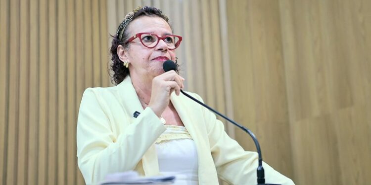Derrubada do veto de Lula ao projeto da dosimetria é criticada pela vereadora Sonia Meire