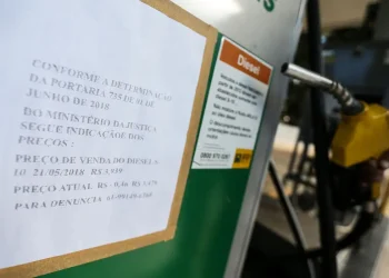 Óleo diesel cai pela 4ª vez em cinco semanas e acumula recuo de 4,5%
